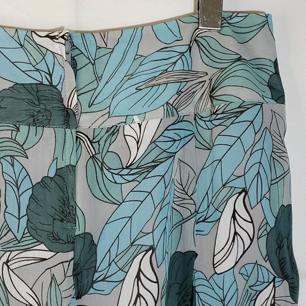 Reitmans Fit and Flare Blue/Teal Floral Midi Skirt - Size 5 - Picture 8 of 12